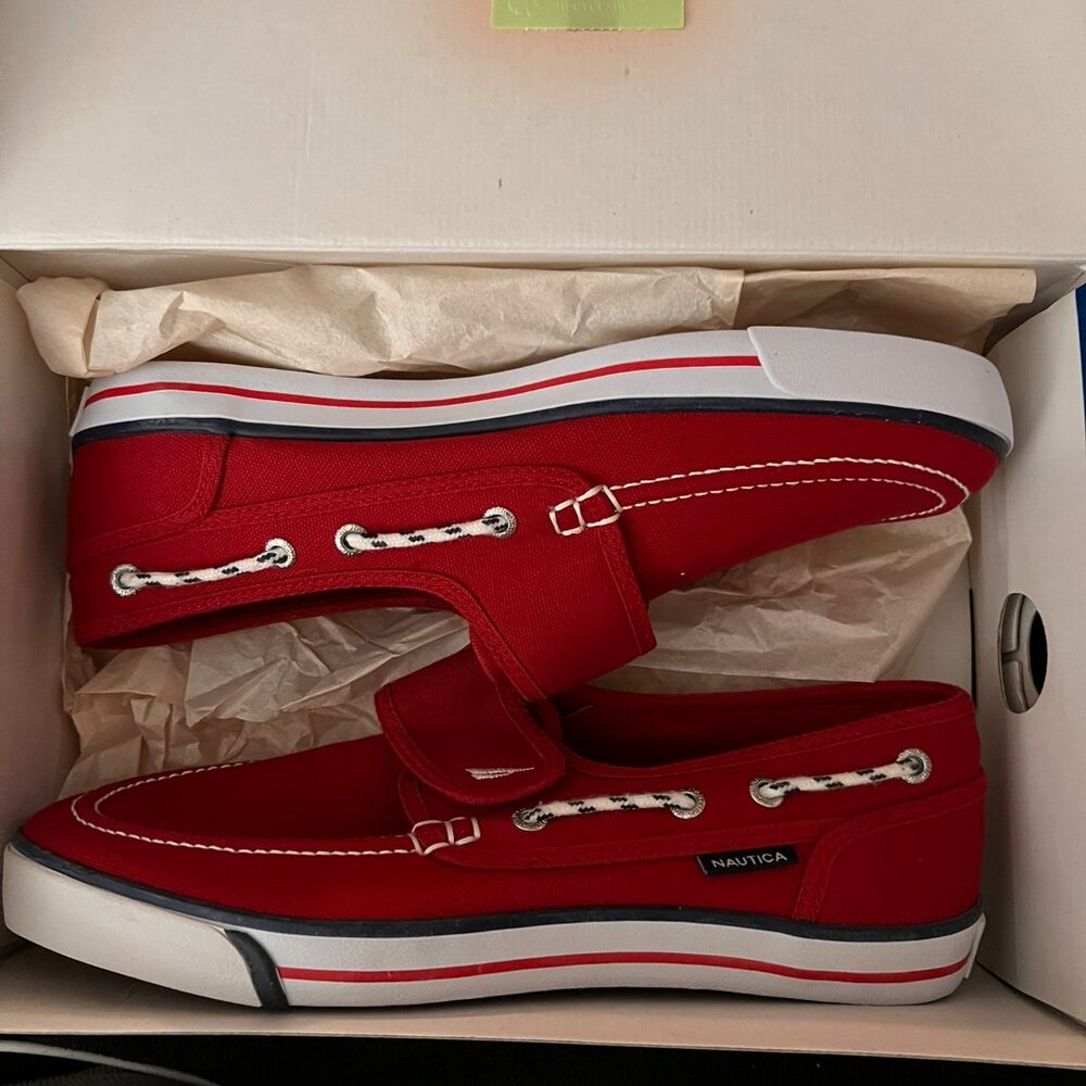 NWOT NAUTICA MENS BOAT SHOES, SIZE 8.5, NEVER WORN